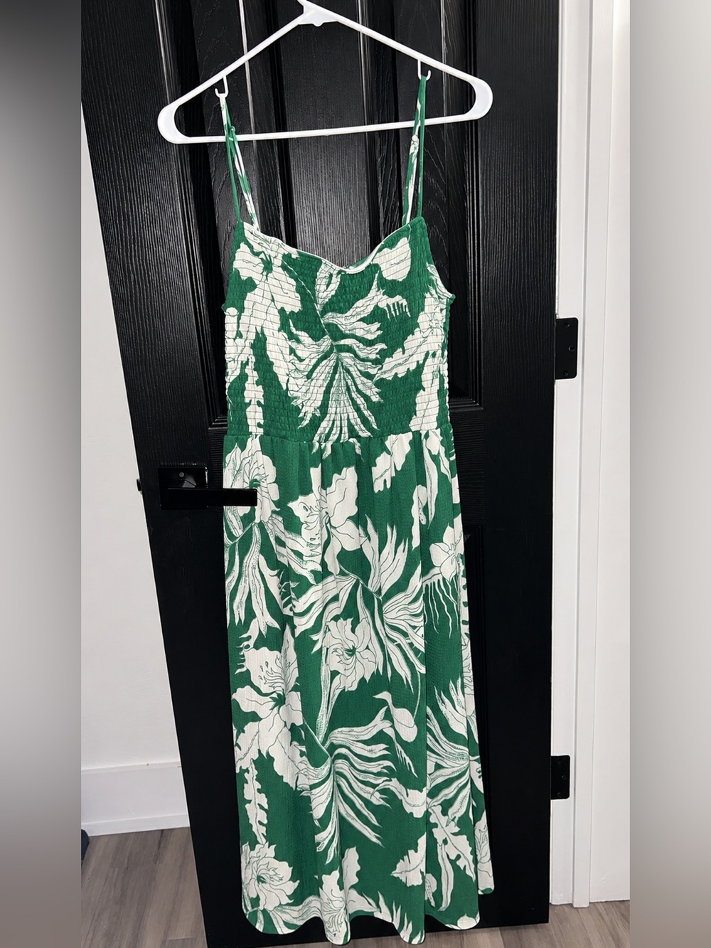 H&M Women’s Green & White Floral Maxi Dress – Size Large